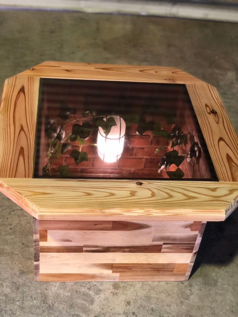 奥深くまで続く井戸テーブル　無限テーブル