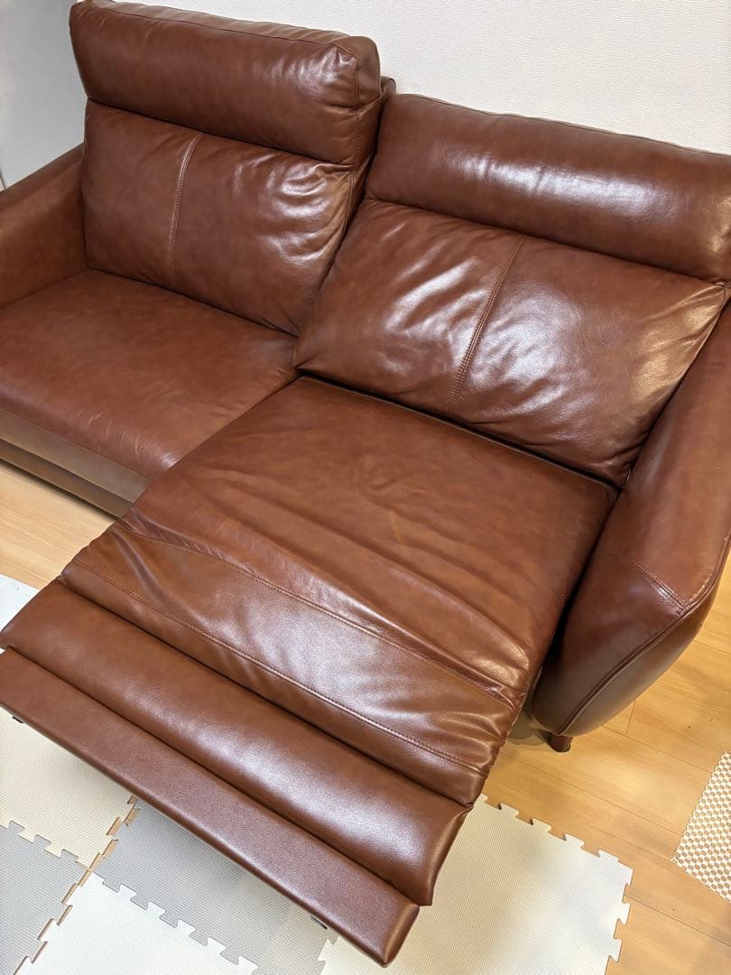ラルーキー　本革　電動リクライニングソファ
