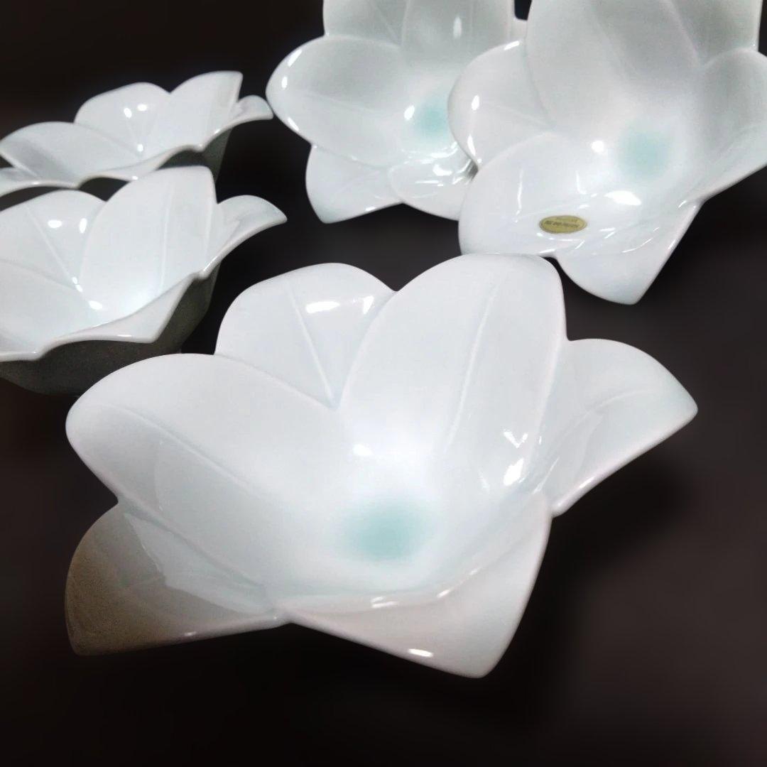 新品 伊万里焼 鍋島焼 瀬兵窯 青磁百合形 小鉢揃5枚　お祝い