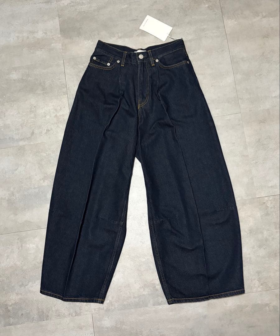 【新品未使用サイズ32 】COS TWINEジーンズ バレル デニム