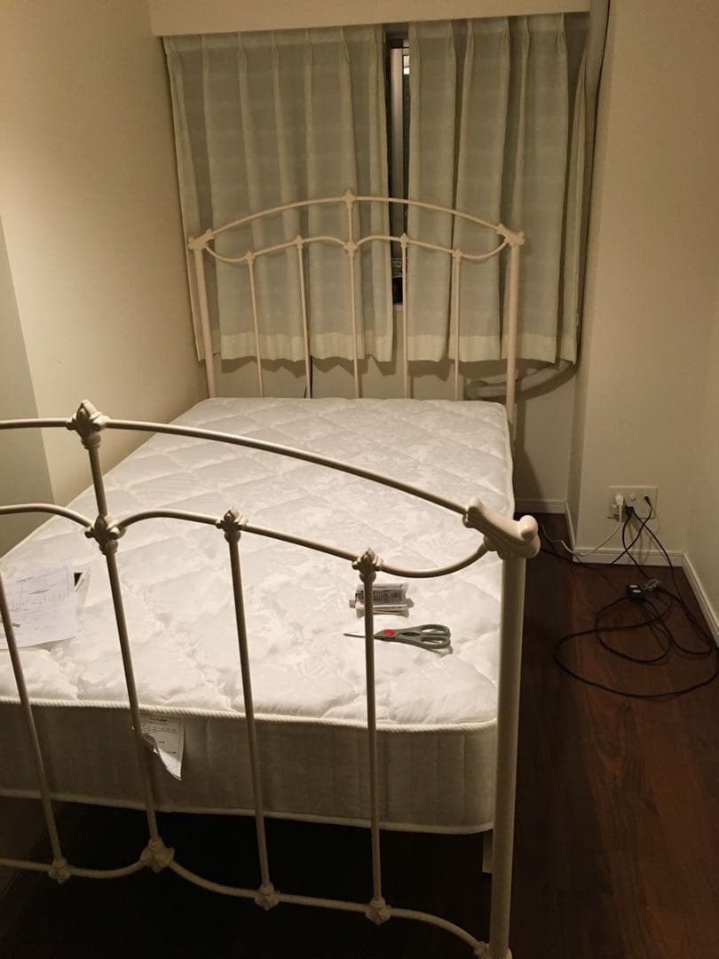 ローラアシュレイ フィービー セミダブルベッドフレーム