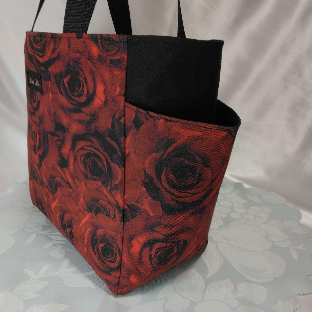 赤いばら柄 ハンドメイドサイドポケット付きトートバッグ 　ポーチ　薔薇柄　4点