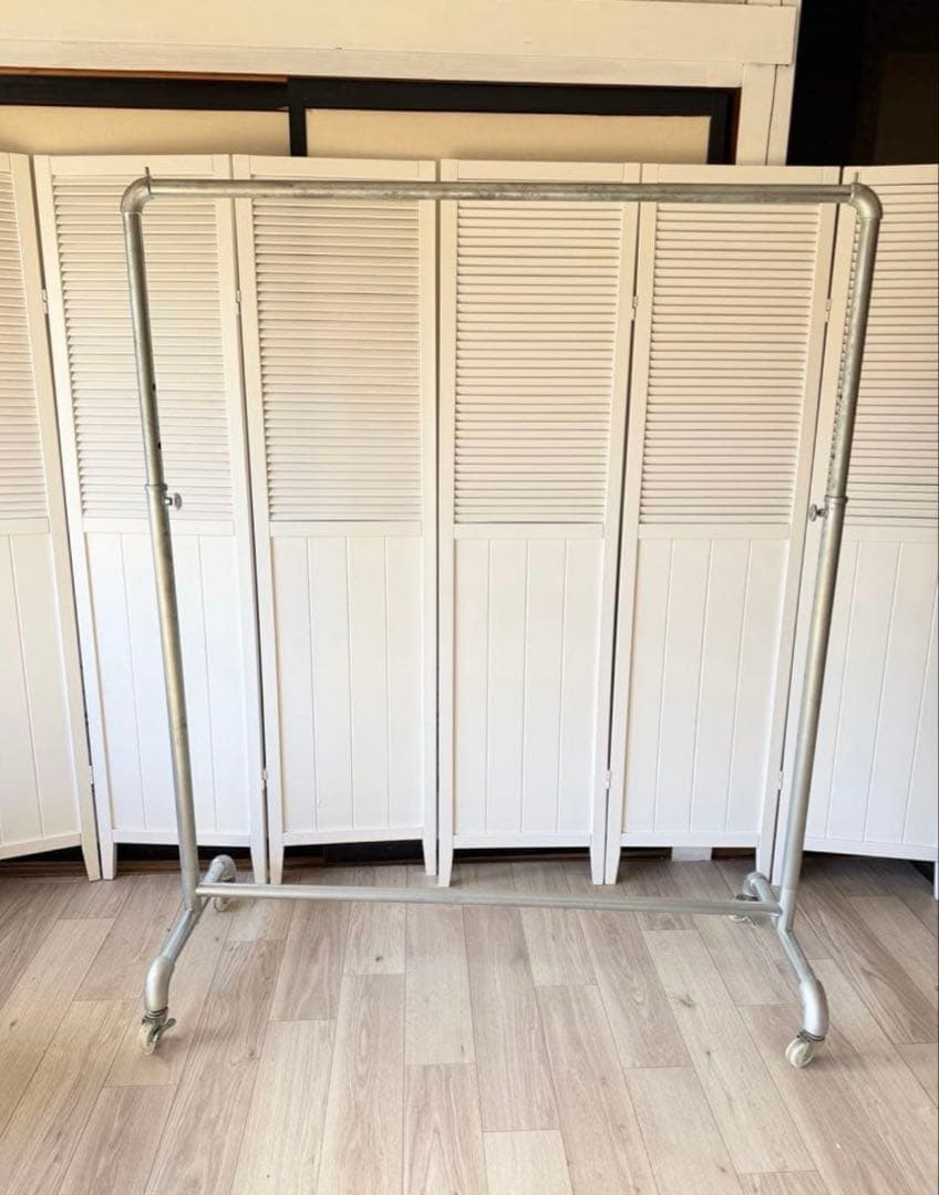 水道管ハンガーラック スチールパイプ アイアン キャスター付き①