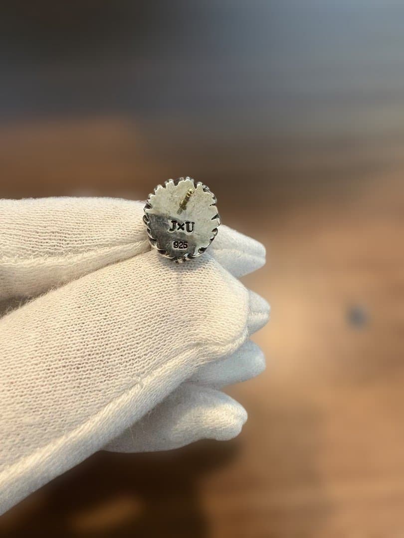 ジャスティンデイビス　ライオンキーパーピアス