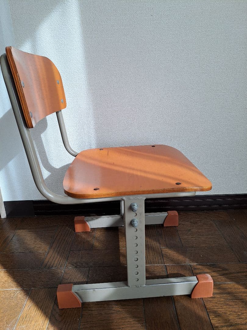 【送料無料】 オカムラ necos 学校 学習机 椅子 高さ調整可能　①