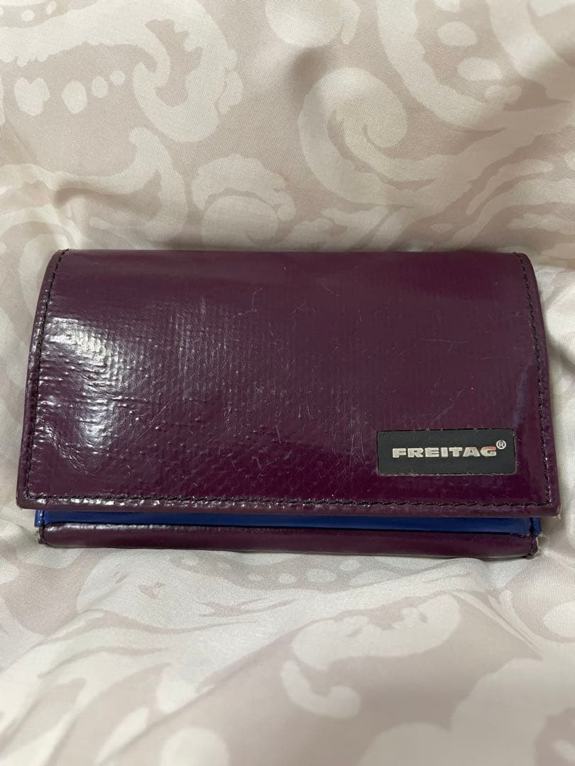 FREITAG 二つ折り財布 パープル