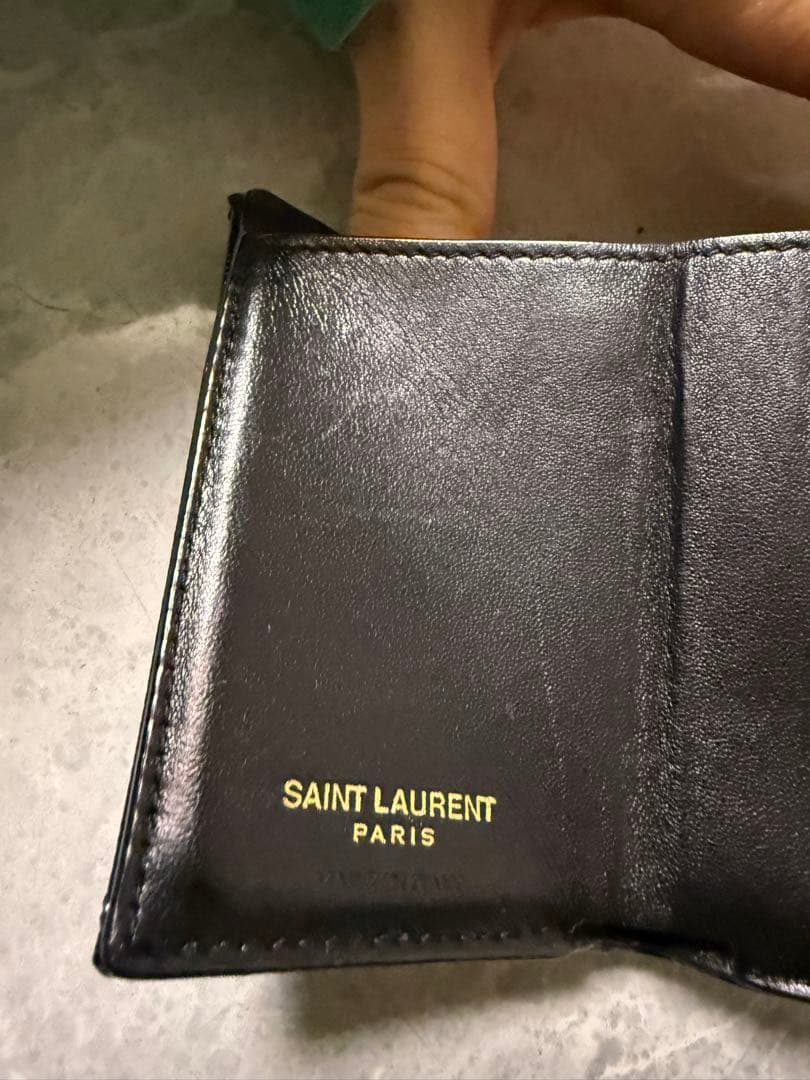 YVES SAINT LAURENT イブサンローラン レザー 三つ折財布