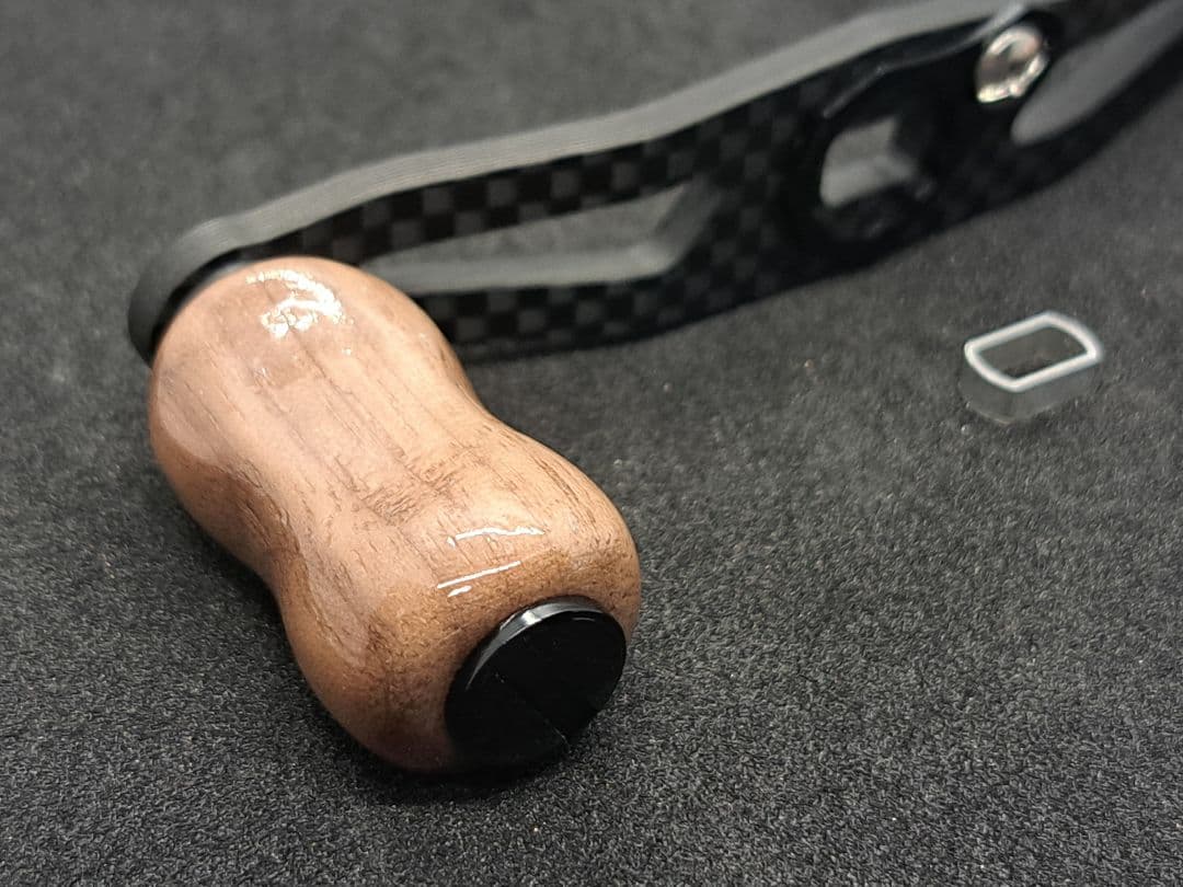 超軽量セット　カーボンハンドル ダイワ/アブ/シマノ 全長95mm軸間85mm