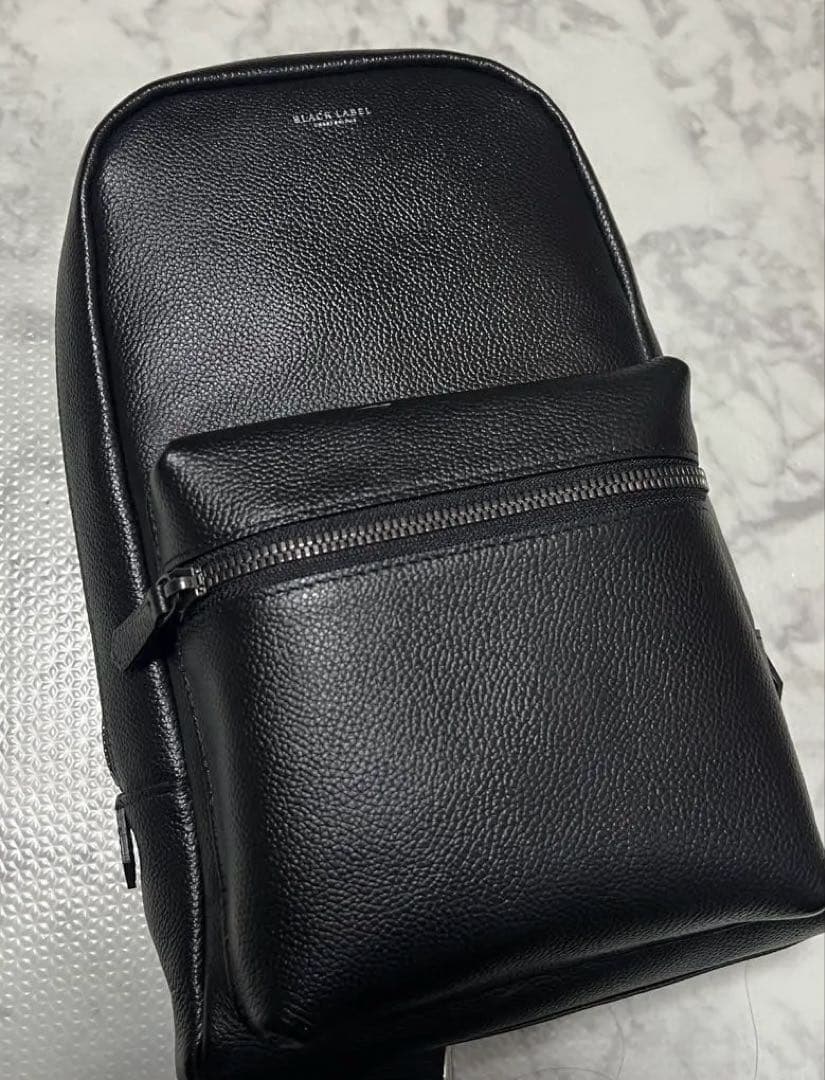 【極美品】ブラックレーベルクレストブリッジ レザー ボディバッグ 黒 本革