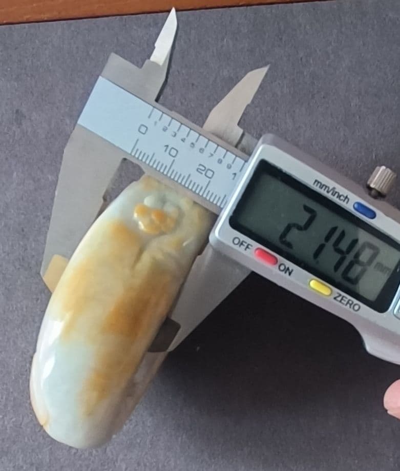 【特価】ミャンマー産黄色本翡翠の彫刻①