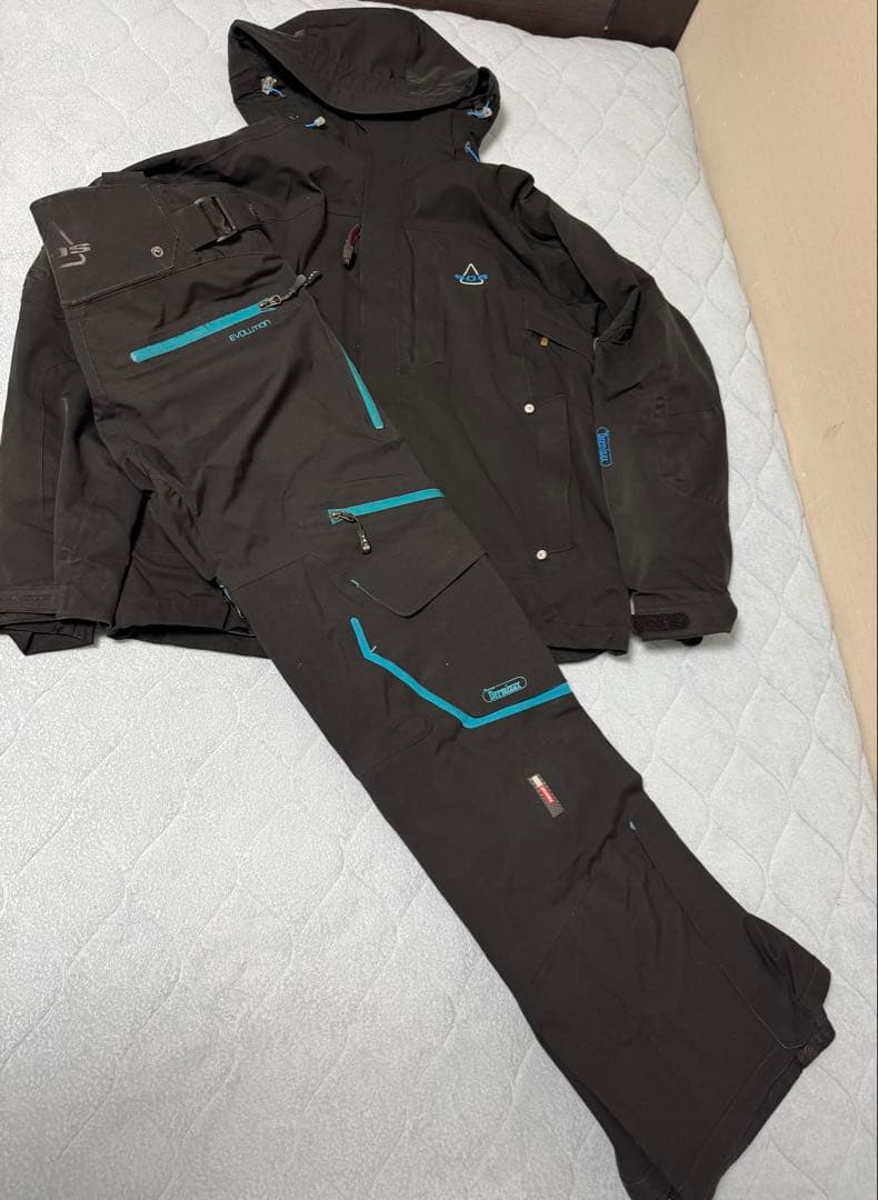 再再々値下　SOSスキーウェア Mサイズ