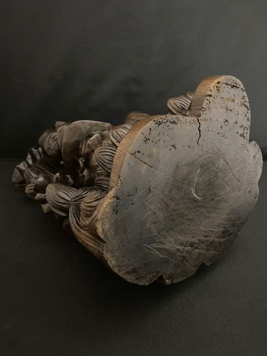 弥勒菩薩 半跏思惟像 一刀彫り　木彫 仏像 彫刻 置物 風水 骨董 アンティーク