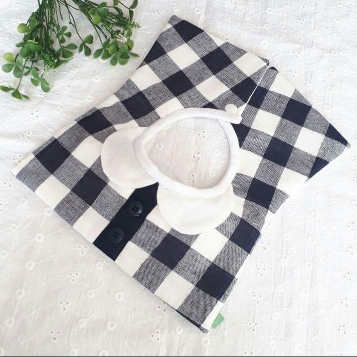 プレゼントみたいなスタイ(ネイビーチェック、ネイビーリボン)