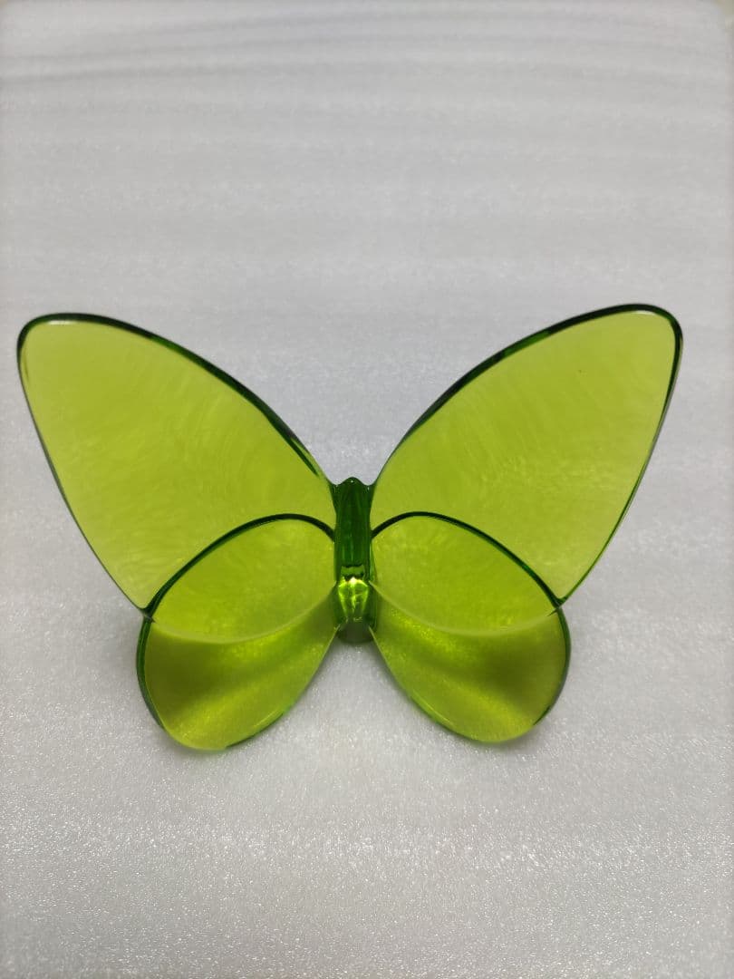 バカラ　ラッキーバタフライ　蝶　オブジェ　オリーブグリーン