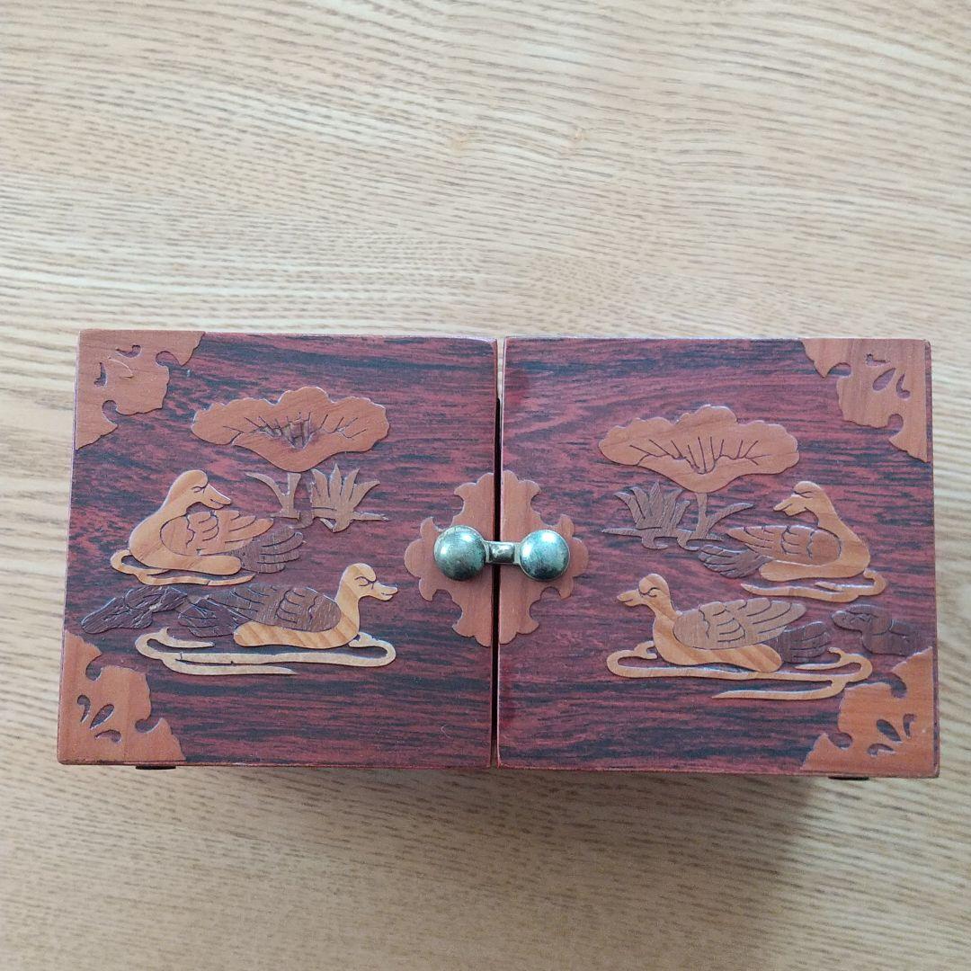 アクセサリーケース  モダンでレトロ