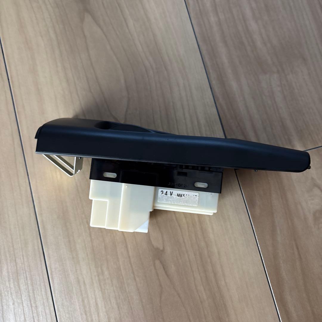 三菱ふそうスーパーグレイト、パワーウインドスイッチ　MK541797