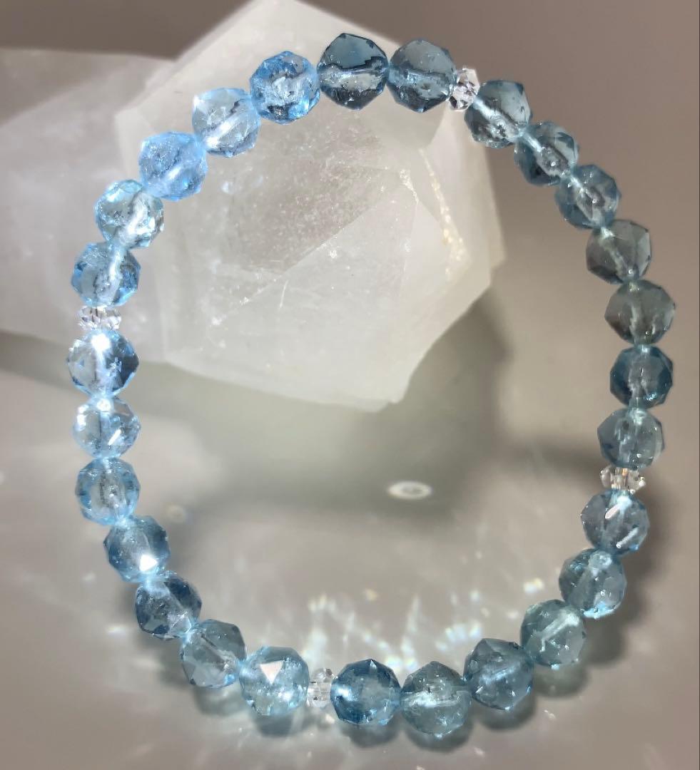 ⭐️高品質⭐️ブルートパーズ　カット　ブレスレット