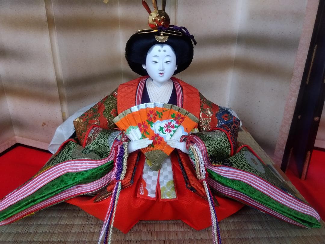 ひな人形7段飾り（京の人形師 みやび工房 御金巾子 束常雛）