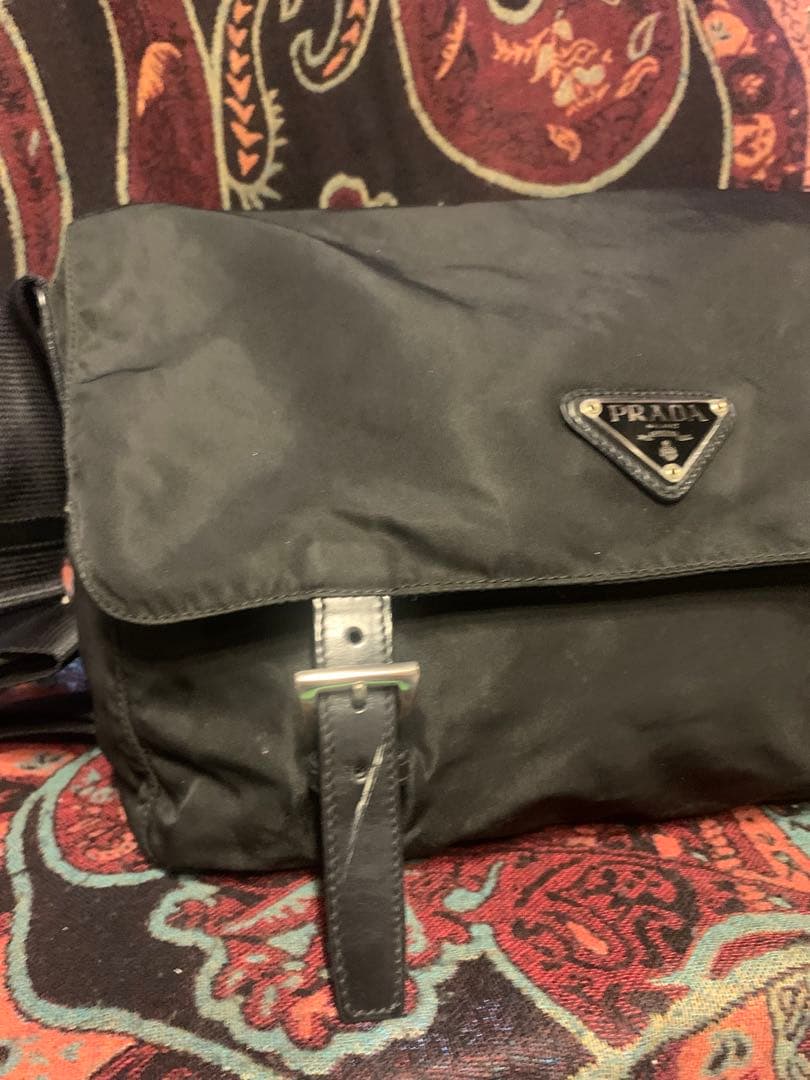 PRADA メッセンジャーバッグ　ナイロン