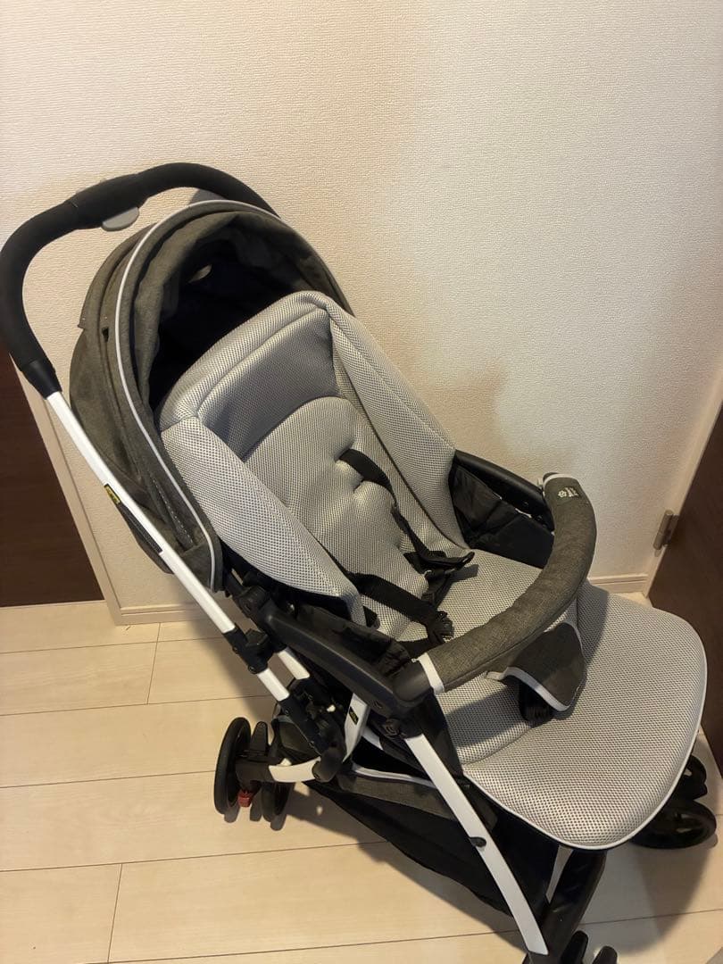 西松屋 スマートエンジェル デヨーネレジェ e ベビーカー オリーブ 美品