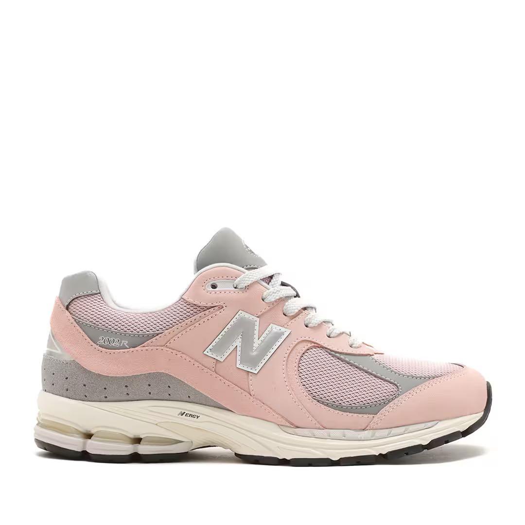 靴 New Balance M2002RFC