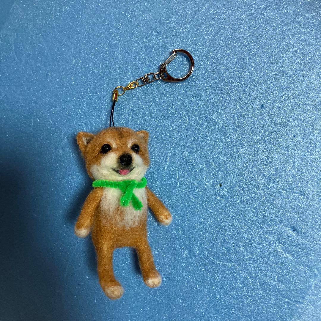羊毛フェルト　柴犬　ストラップ