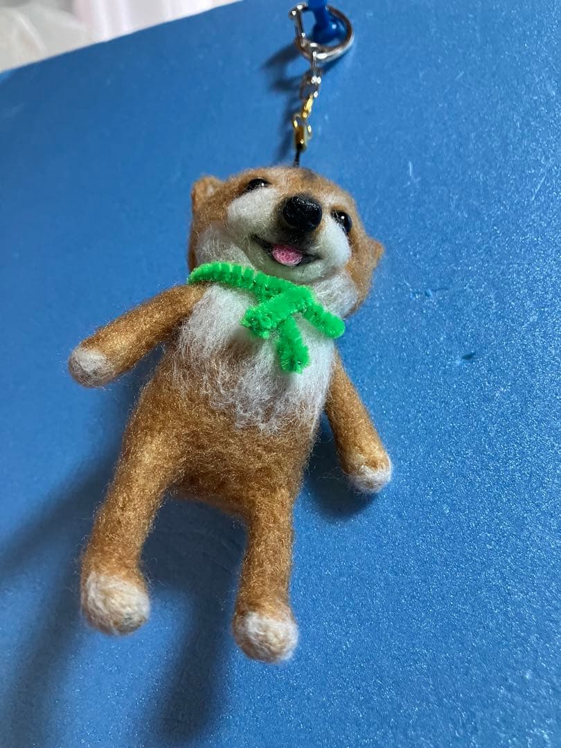 羊毛フェルト　柴犬　ストラップ