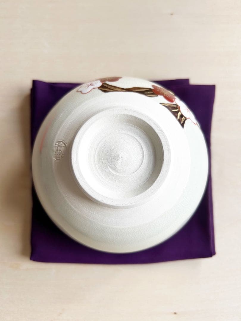京焼　色絵　梅の図　抹茶茶碗