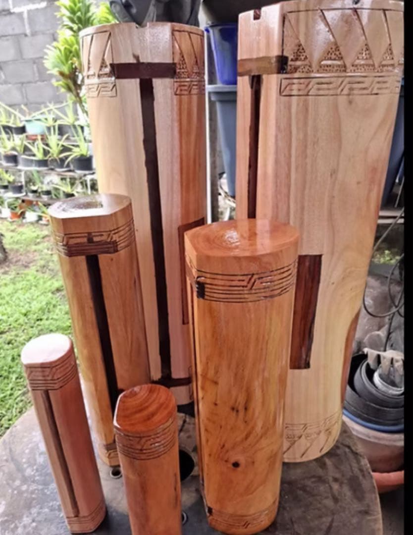 美品タヒチアンダンス　トエレ(大)スティック付き