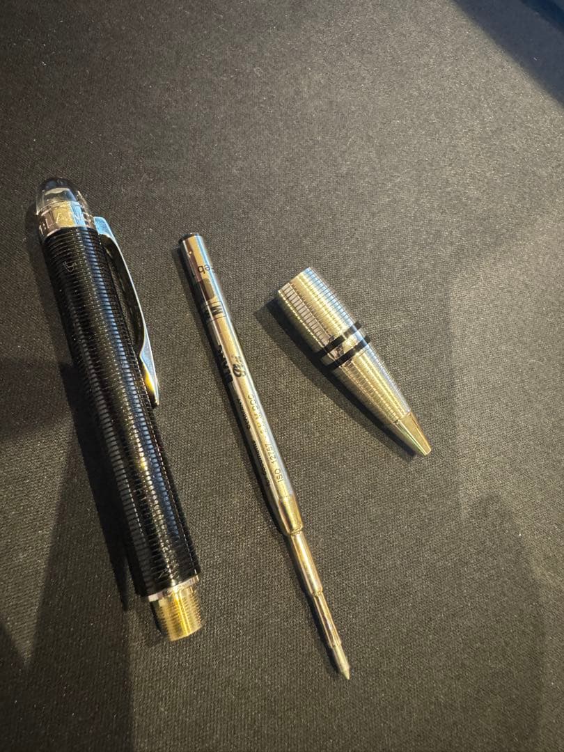モンブラン　MONTBLANC 黒 ボールペン