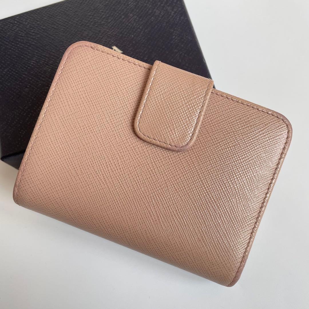 【美品】プラダ 二つ折り財布 サフィアーノ ベージュ レッド 1ML018