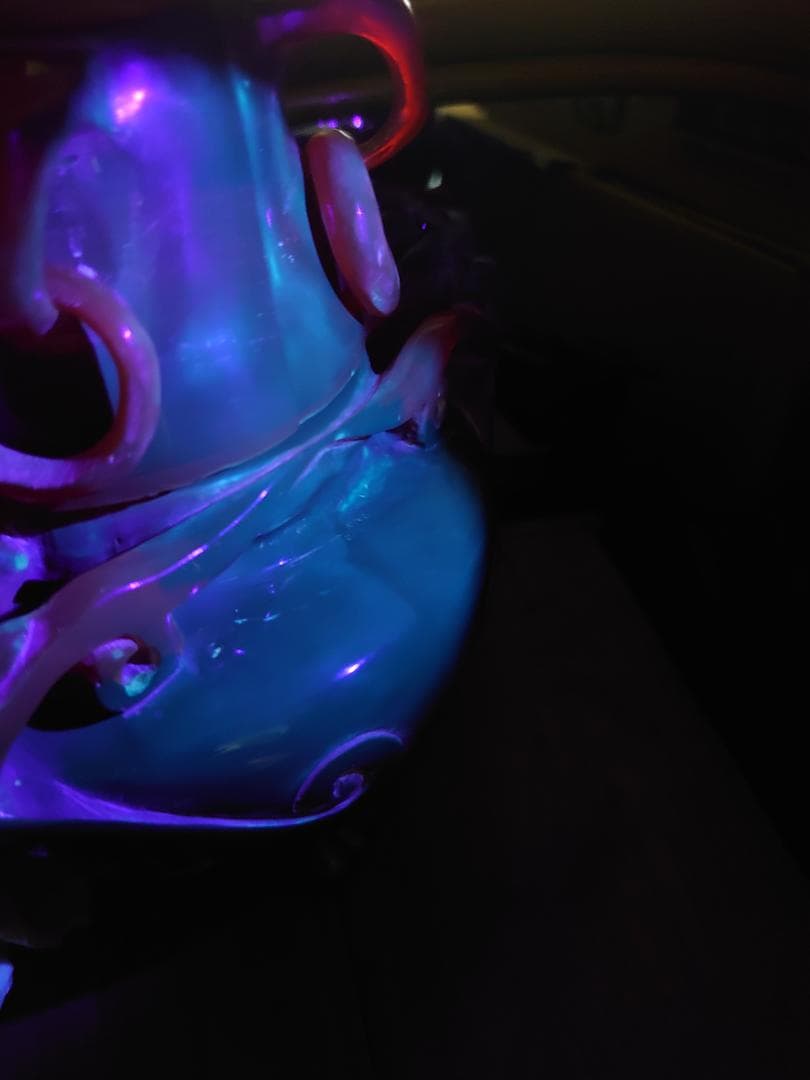 赤い琥珀で作られたアンティーク