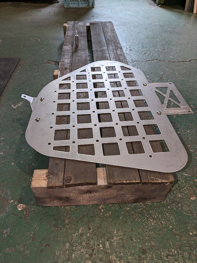 プラド150　インナーメッシュパネル　板厚1.6ミリ　左右セット　無塗装品