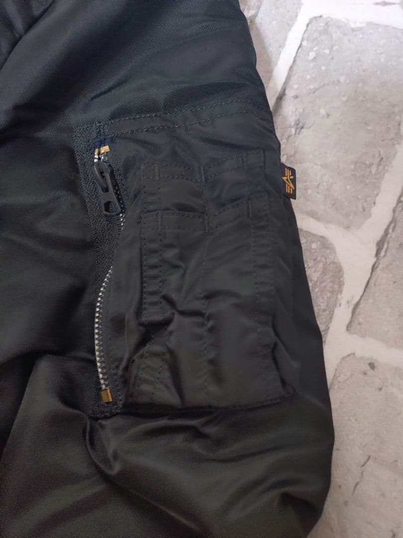 【美品】【Lサイズ】【アルファ】【MA-1】【人気ブラック】