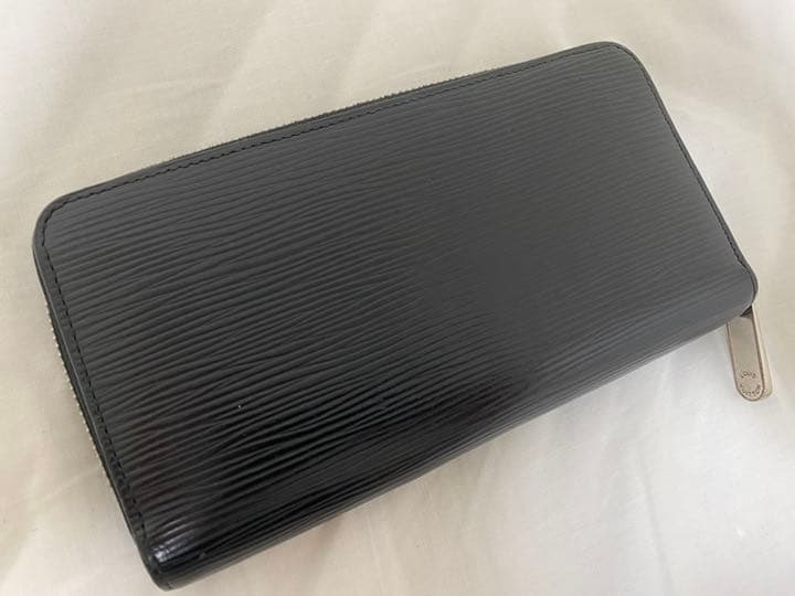 ルイヴィトン エピ 二つ折り財布