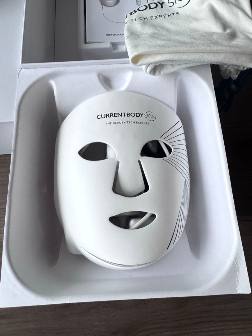 新品未使用CURRENTBODY SKINTLEDライトセラピーマスクシリーズ2