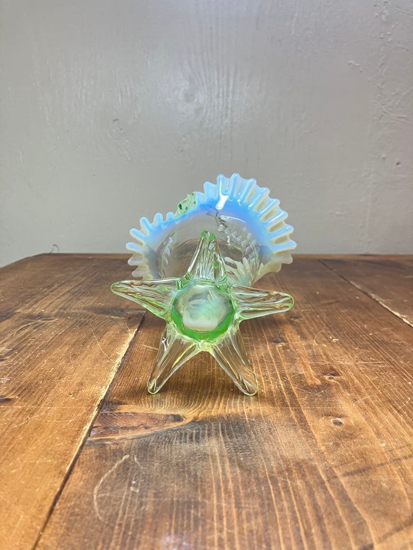 アンティーク 花瓶 吹きガラス ウランガラス