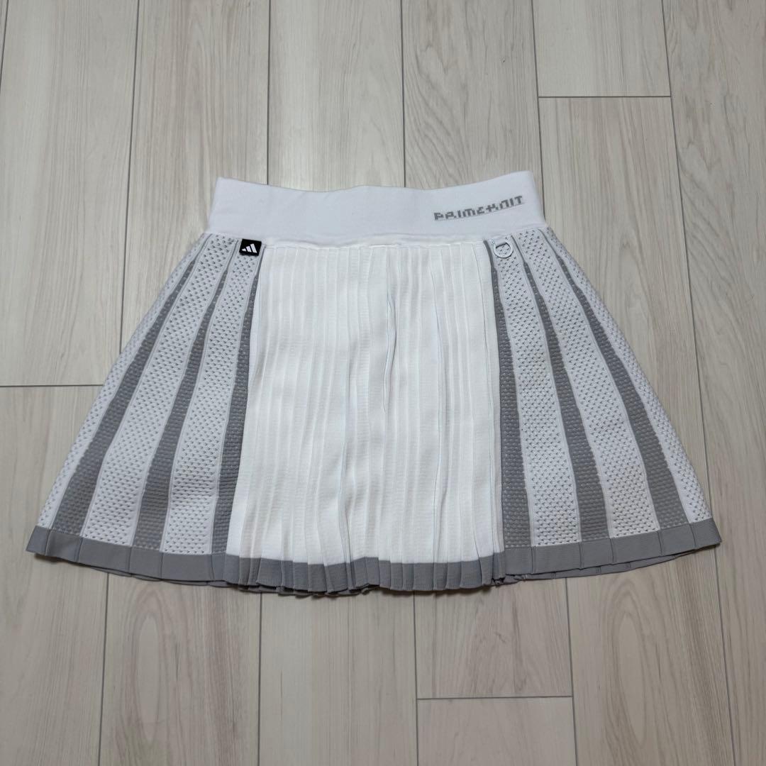 新品 アディダス セットアップ プリーツスカート フリースジャケット もこもこ