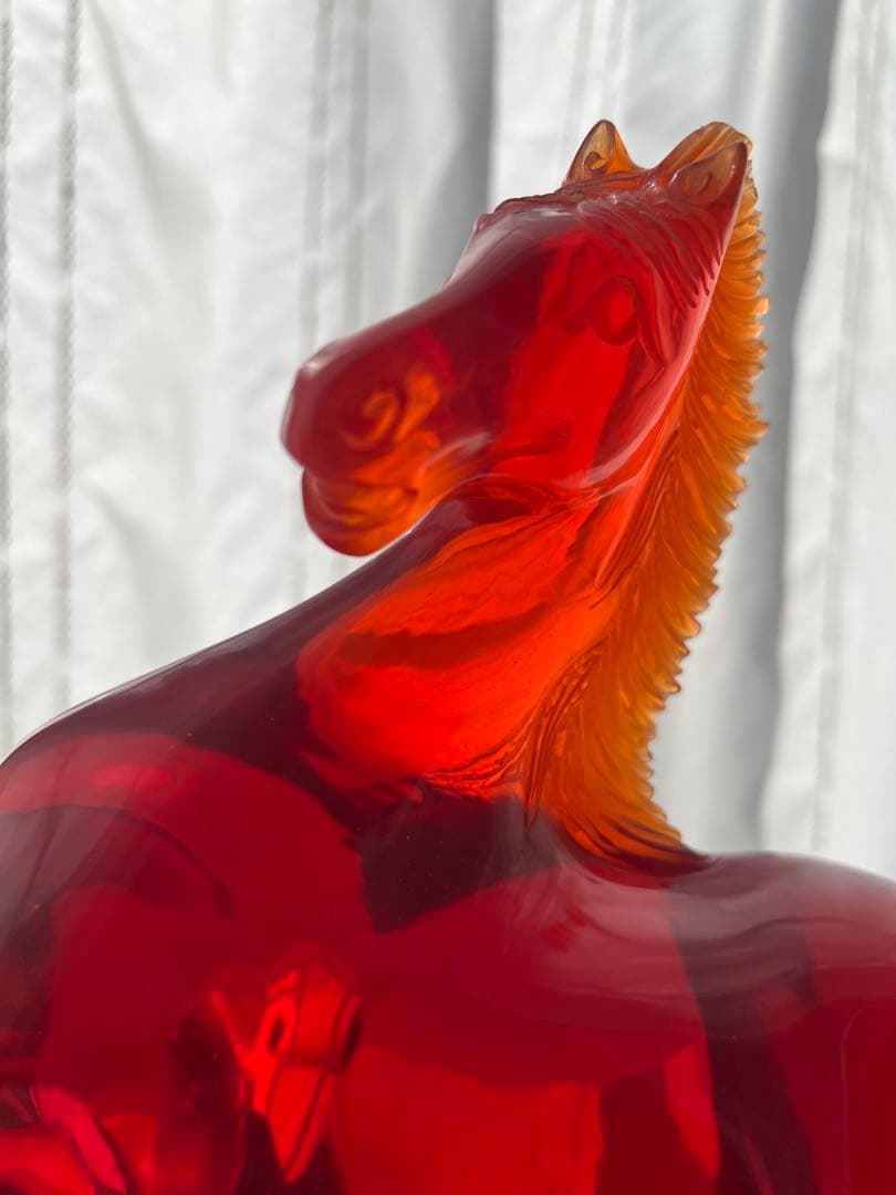 馬の置物 赤　中国　手彫り　蔵出し