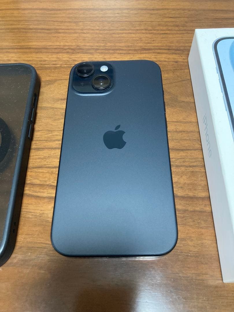 美品Apple iPhone15 ブラック 本体 SIMフリー バッテリ97%