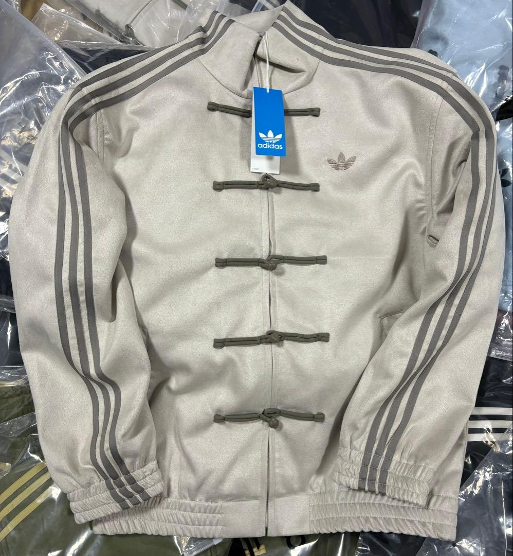 adidasアディダス 中国限定 蛇年トラックジャケッtトホワイト　Sサイズ