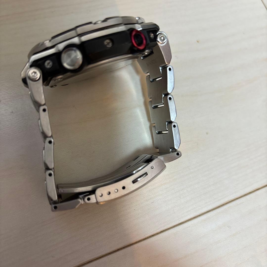 G-SHOCK 人気が高いGST B-100