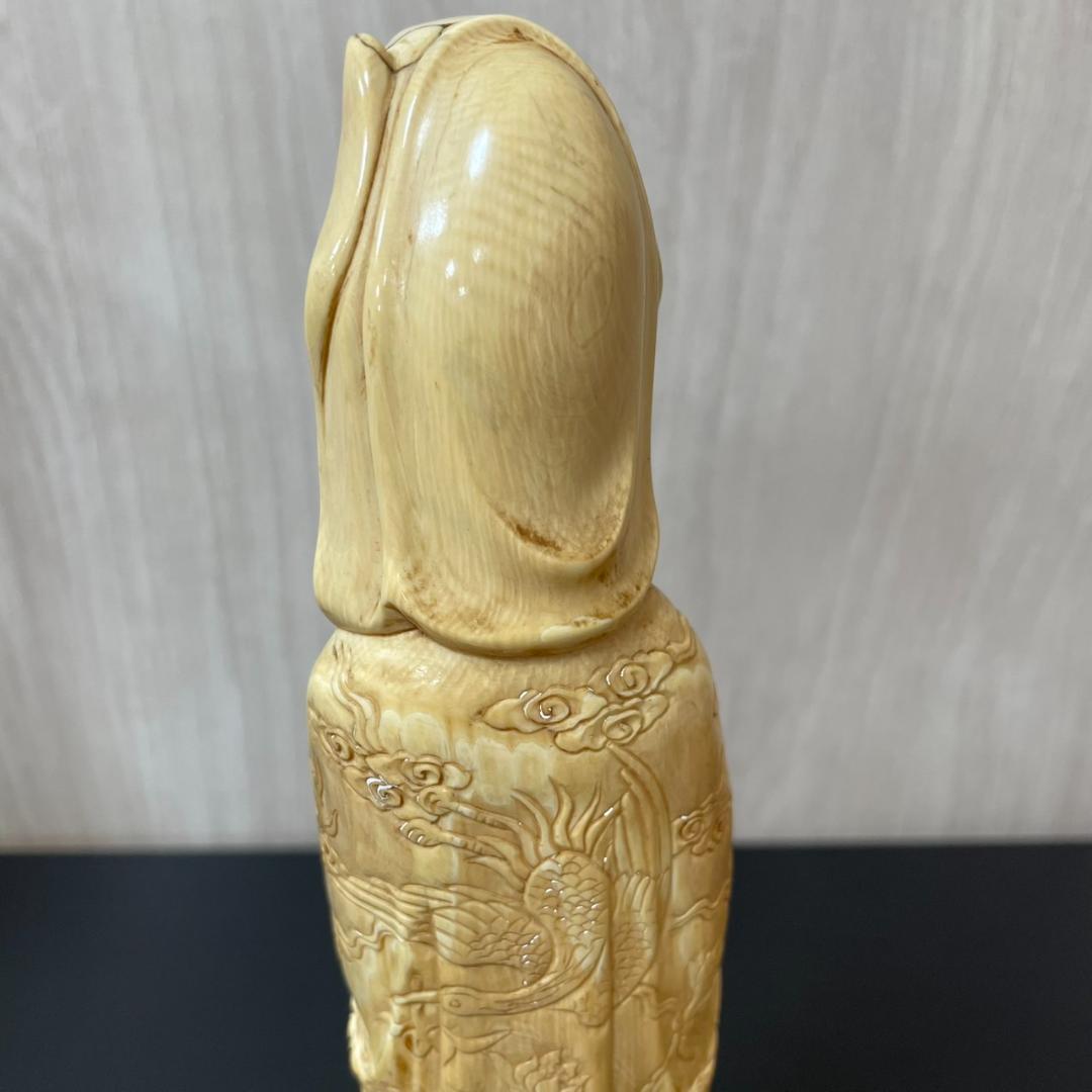 中国古美術 仏教美術 観音菩薩像 天然素材 白素材 ガラスケース付き