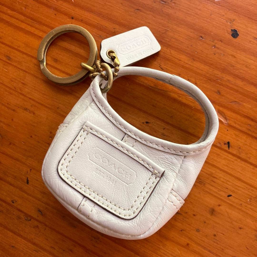 コーチ　ホワイトレザー キーホルダー キーチャーム