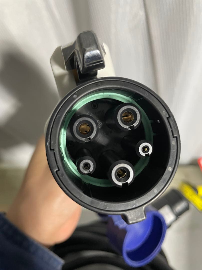 日産　リーフ　充電ケーブル 3NA1A