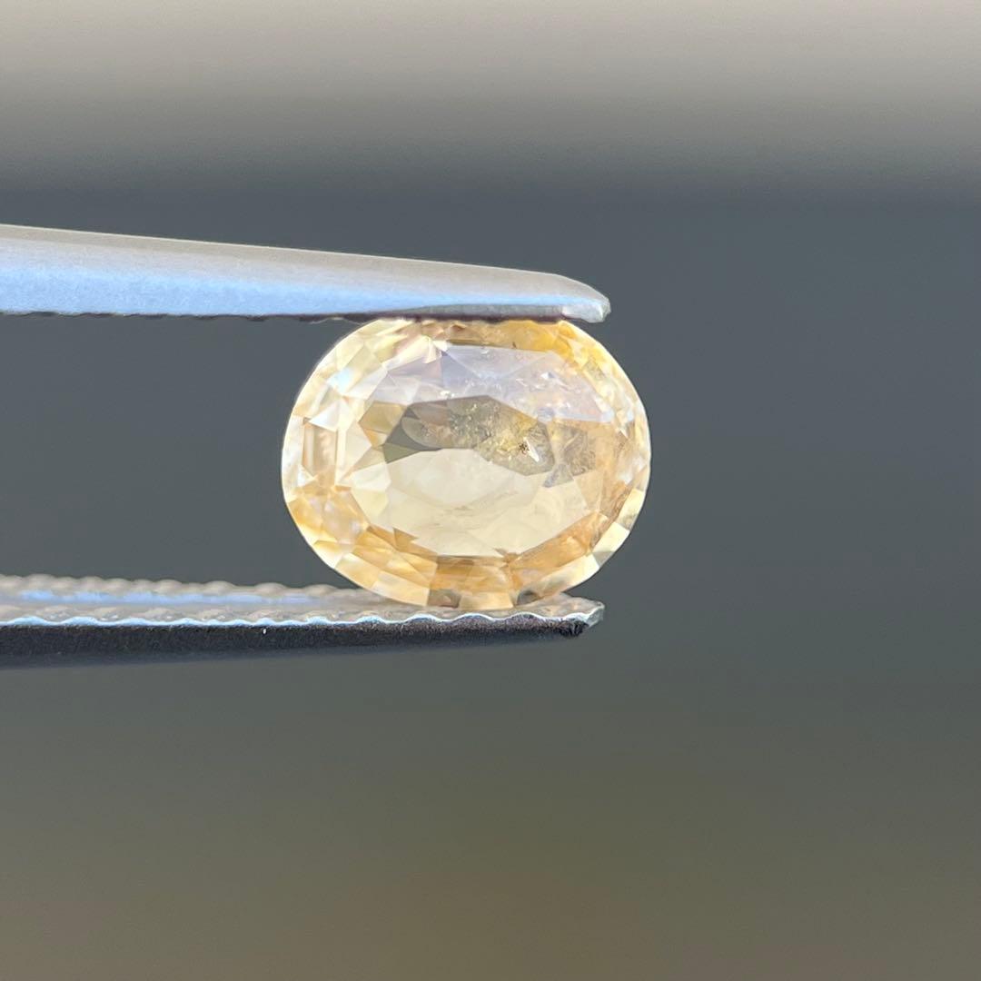 スリランカ産非加熱天然オレンジイエローサファイアルース