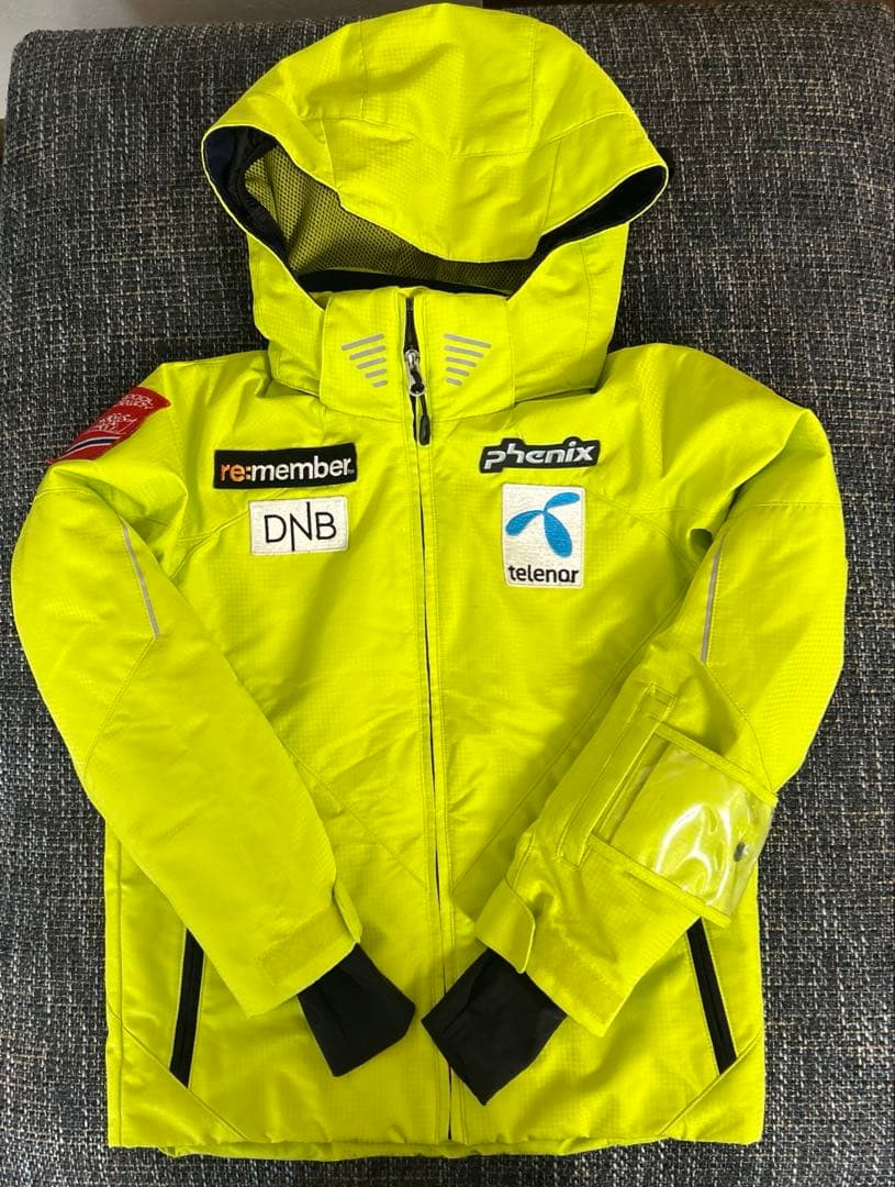 美品　phenix 子ども用スキーウェア （上下）