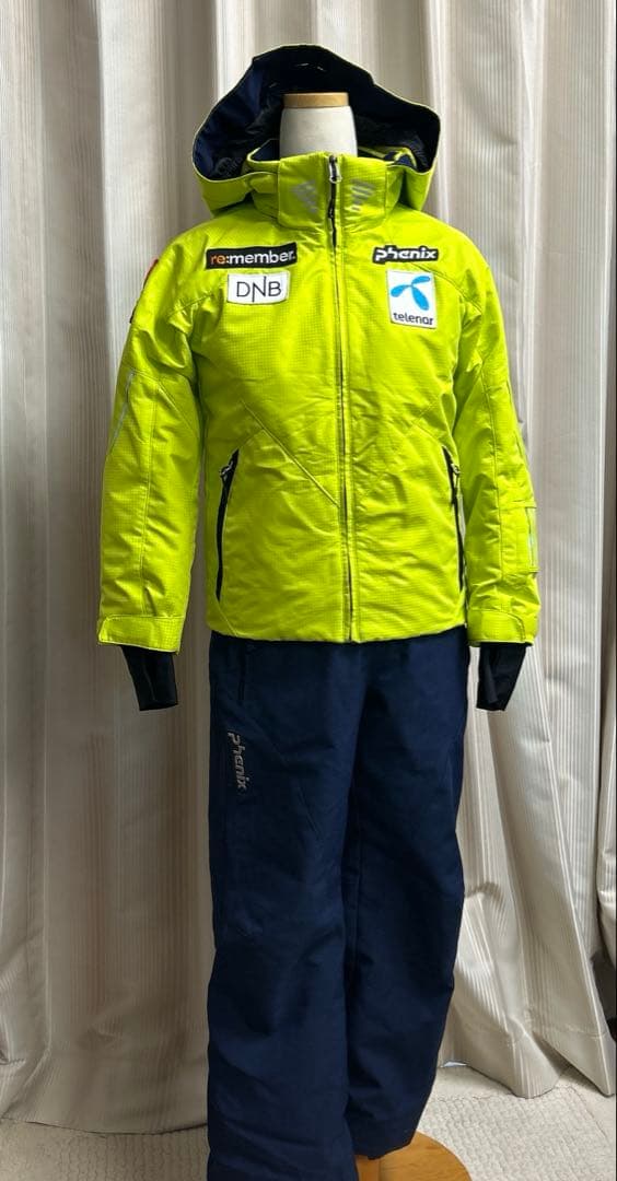 美品　phenix 子ども用スキーウェア （上下）