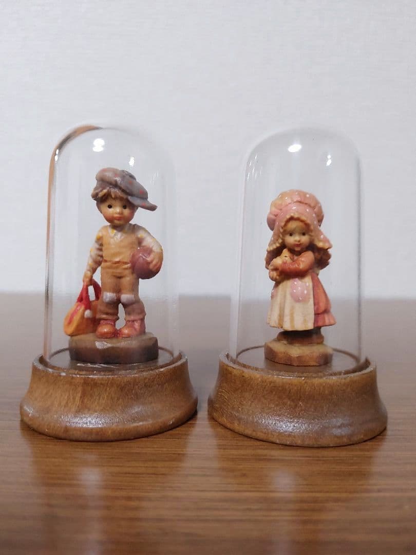 ANRI 木彫り人形 サラ・ケイ ミニチュア 2体セット 台座&ドーム付き