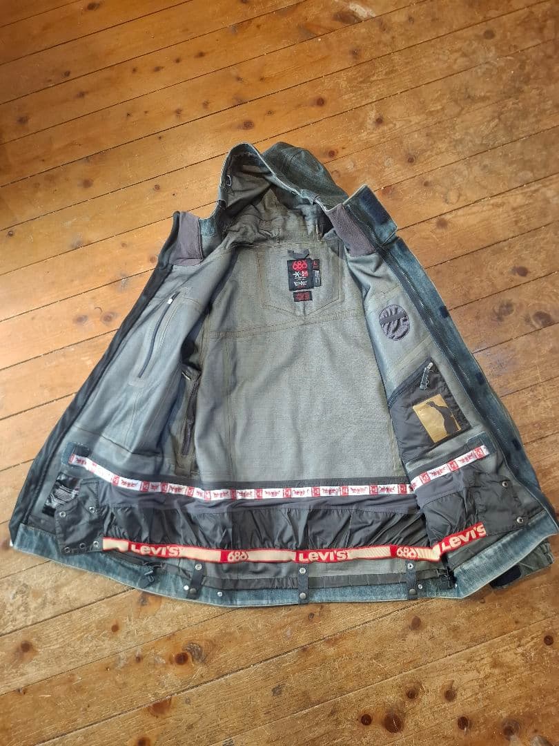 686×リーバイスのスノーボードウエアーセット　レア